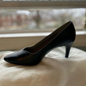 A2 - Aerosoles Black Pumps